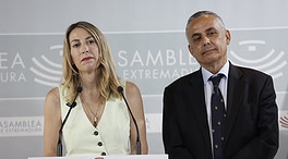 El PP se enreda en contradicciones en el día de su pacto con Vox en Extremadura