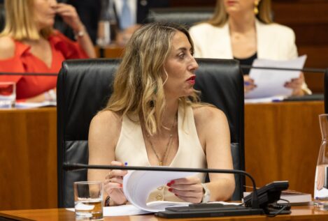 Génova da seis días a María Guardiola para que cierre un pacto con Vox en Extremadura