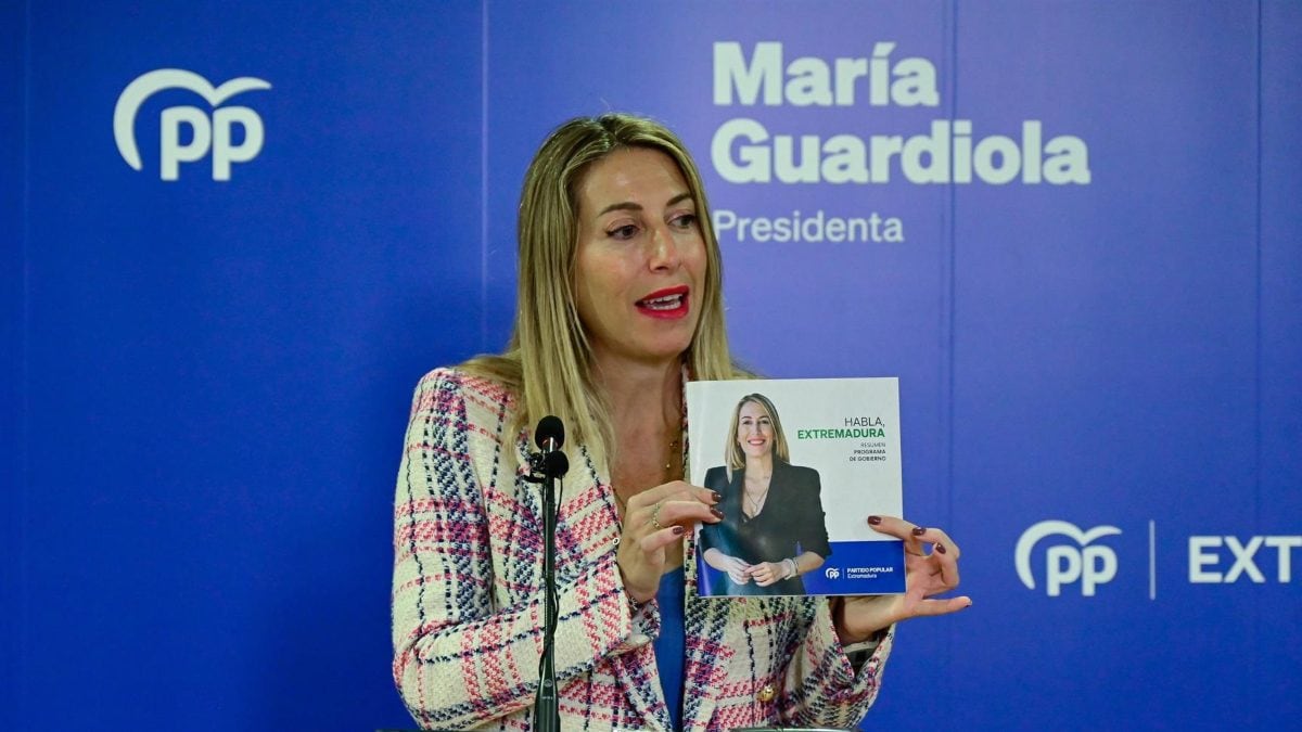 El PP pide a Vox que le deje gobernar en Extremadura a cambio de presidir la Asamblea