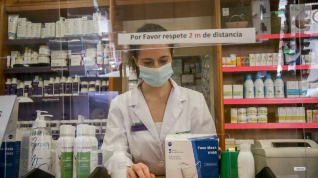 El Gobierno retrasa la retirada de mascarillas en hospitales, centros de salud y farmacias
