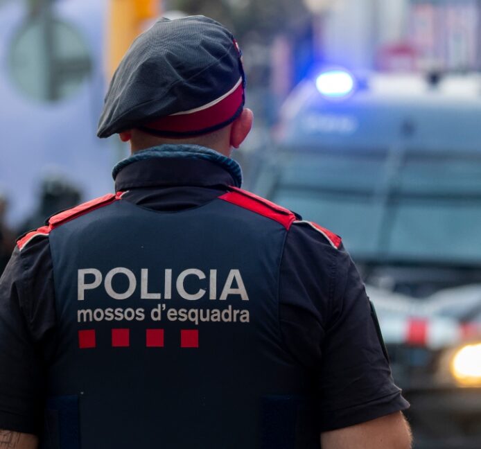 Detenida una mujer por su supuesta relación con la muerte violenta de su padre en Barcelona