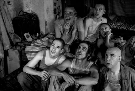 'Las noches de Tefía', la serie que rescata del olvido las prisiones franquistas para 'desviados'
