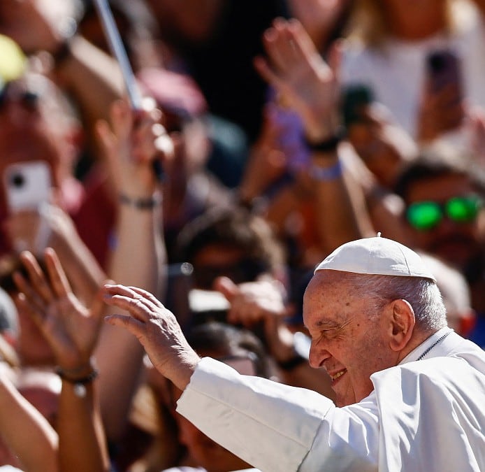El Papa pasa «bien» la noche tras la operación de una hernia intestinal