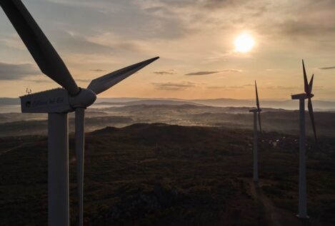 Sánchez promete que la mitad de la energía en España sea renovable en 2030