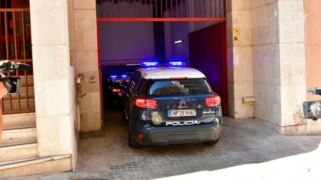 Detenido por lanzar a un vecino por el hueco del ascensor en un edificio ocupado de Lanzarote