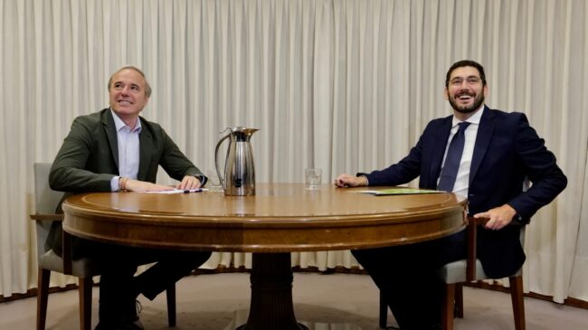 El PP negocia con Vox un primer acuerdo sobre las Cortes y la investidura en Aragón