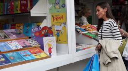 Las cinco obras que la reina Letizia ha comprado en la Feria del Libro de Madrid