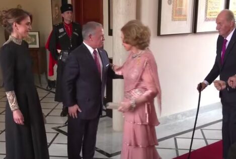 Los reyes Juan Carlos y Sofía acuden juntos a la boda del príncipe heredero de Jordania