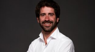 La nueva CiU también tiende la mano al PP: «Pactaremos con Feijóo si no se alía con Vox»