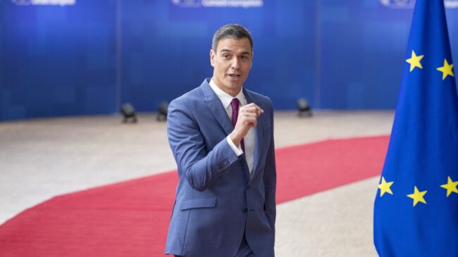 Sánchez acusa a Feijóo de pactar con Vox recortes de derechos a cambio de votos