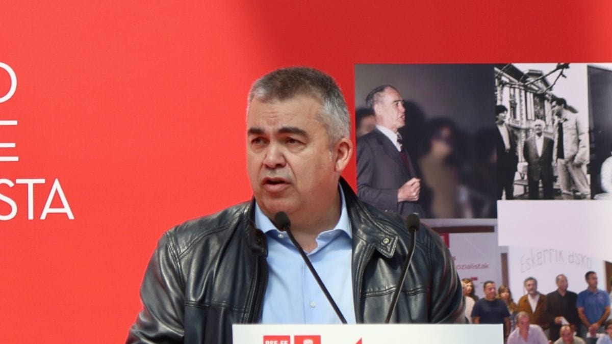 Arrecian las críticas en el PSOE contra sus negociadores por el «descontrol» y el «ridículo»