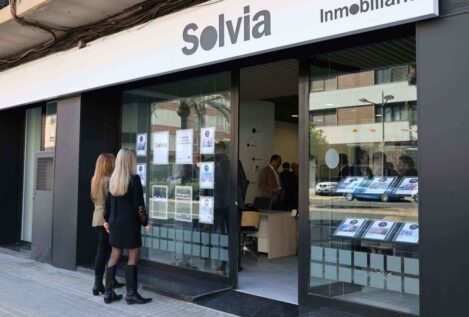 Solvia dispara 10 puntos la venta de casas a través de sus tiendas en plena caída del sector 