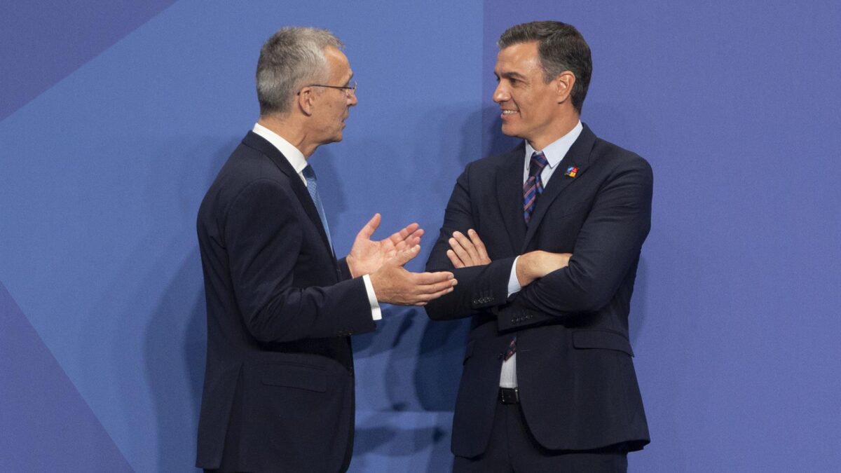 Se enfría la posibilidad de que Sánchez presida la OTAN: los aliados prefieren a Stoltenberg