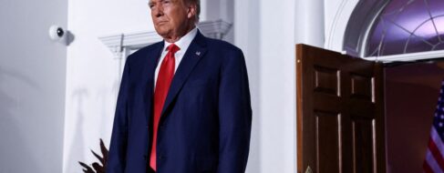 El juicio contra Trump por los documentos confidenciales comenzará en mayo de 2024