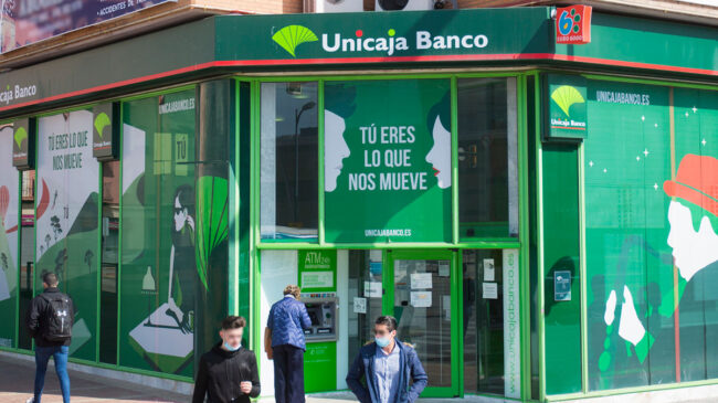 Unicaja acaba con el teletrabajo: primera gran empresa española en anularlo