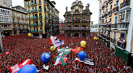 Así se mueve la marea humana del chupinazo de San Fermín, según la física