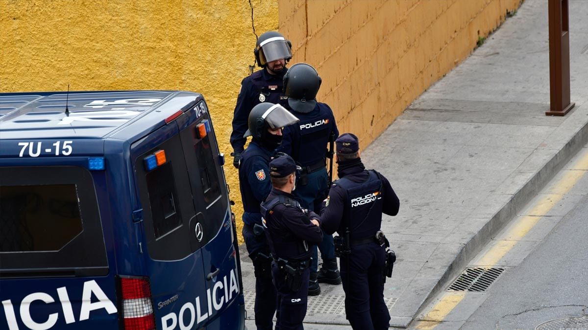 La Policía investiga un tiroteo junto a un centro comercial en Puerto Banús (Marbella)