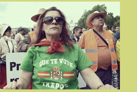 La Junta Electoral avisa: no se puede votar con una camiseta que ponga 'Que te vote Txapote'