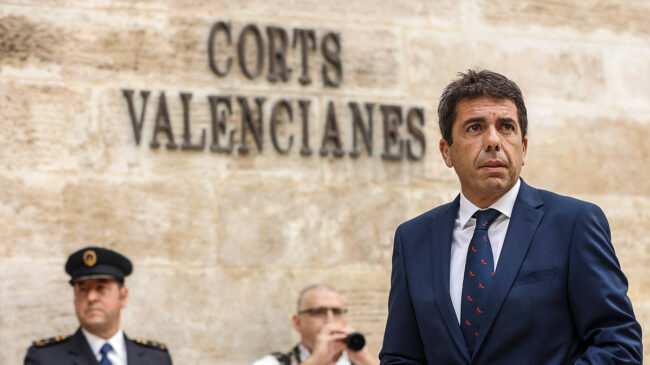 Mazón asume la Presidencia de la Generalitat y promete estar a la altura del pueblo valenciano