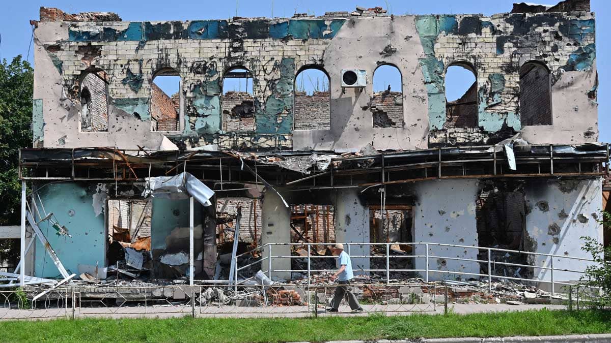 Un ataque ruso contra un almacén comercial en Járkov deja un muerto y varios heridos