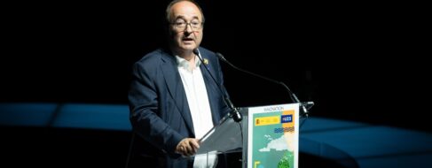 Iceta y el Gobierno dejan que el nacionalismo vasco se apunte el éxito del Tour de Francia