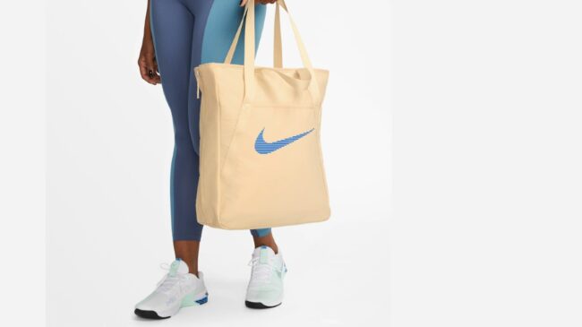 La bolsa de gimnasio de Nike más viral del momento ¡ahora con un 20% de descuento!