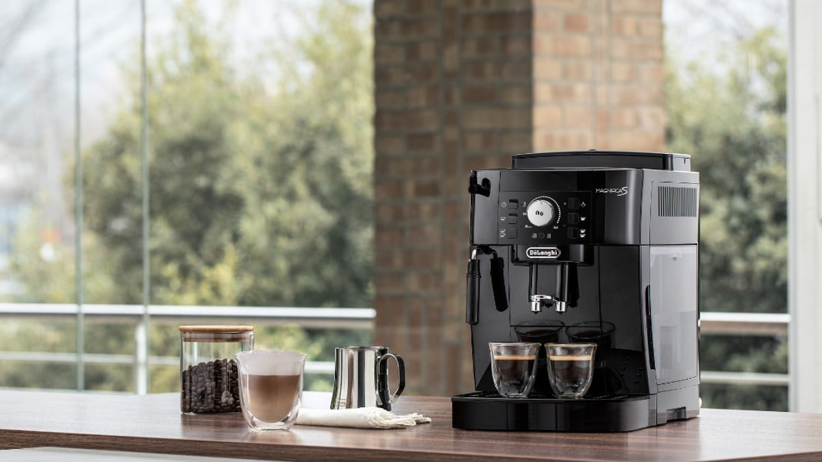 ¿No puedes vivir sin café? Llévate esta potente cafetera De’Longhi con un 38% de descuento en MediaMarkt