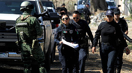 Hallan cerca de una treintena de cuerpos en fosas clandestinas en México