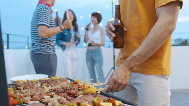 Descubre las mejores barbacoas de carbón para disfrutar de la familia y de los amigos