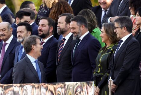 Feijóo promete a Abascal gobernar con Vox en Murcia a cambio del apoyo a su investidura