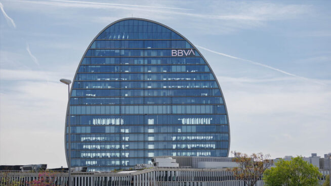 La suma del BBVA y el Sabadell crearía un gigante con 986.924 millones en activos