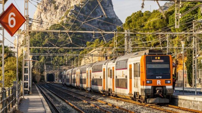 Un hombre drogado siembra el pánico en un tren de Cercanías con un martillo en Barcelona