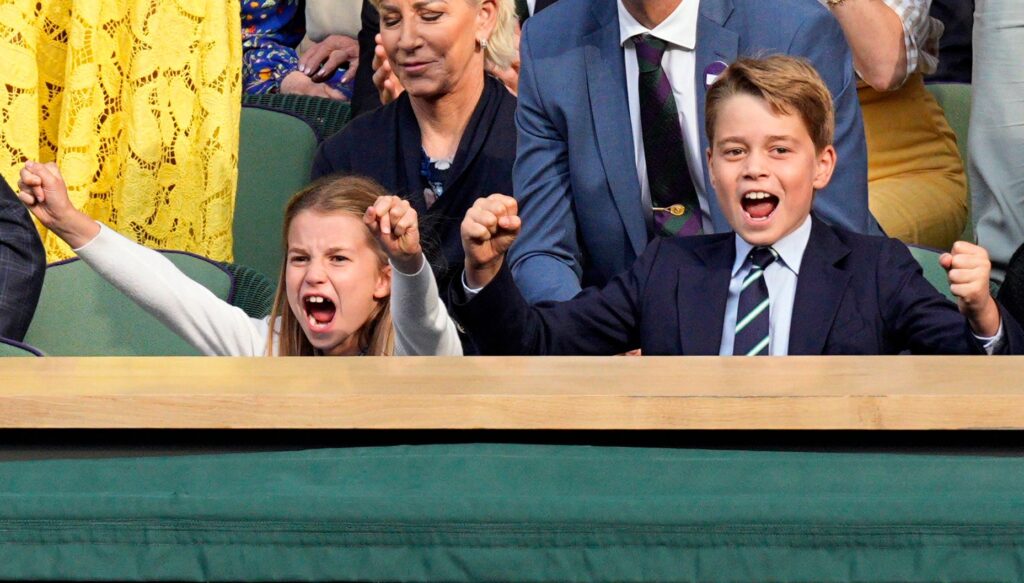 Los príncipes Charlotte y George en la final de Wimbledon