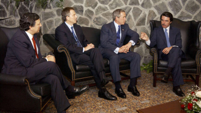 Bush y Blair espiaron al presidente Aznar