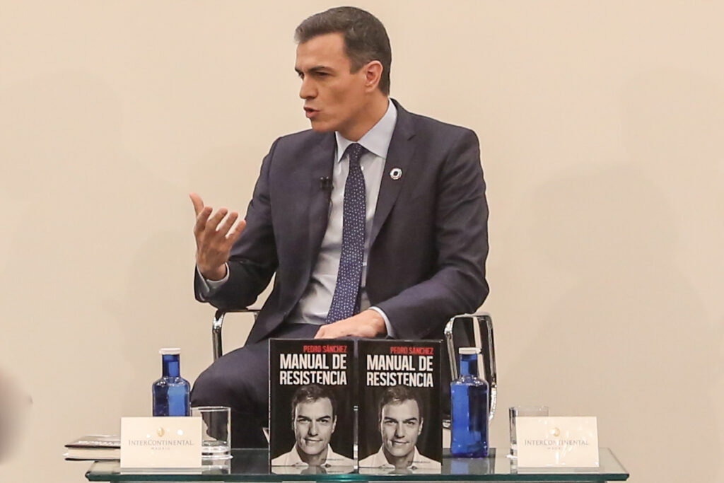 El presidente del Gobierno, Pedro Sánchez, presenta su libro 'Manual de resistencia' en febrero de 2019