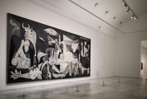 Una protesta pro-Palestina obliga a desalojar la sala del 'Guernica' del museo Reina Sofía