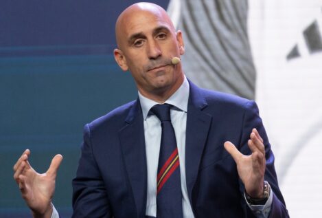 La RFEF podría descender a cinco clubes de tercera mientras el Barça mantiene sus deudas