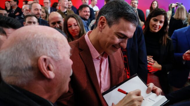 El libro de Pedro Sánchez 'Manual de resistencia' repunta en ventas tras el 23-J