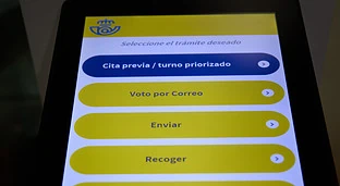 La cita previa obligatoria colapsa los trámites en Seguridad Social, Interior y Justicia