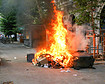 Nueva noche de violencia en Francia: saqueos, coches en llamas y más de 700 detenidos