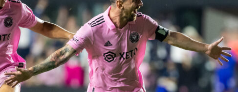 Messi debuta en Estados Unidos con un tanto en el último minuto (y es un golazo)