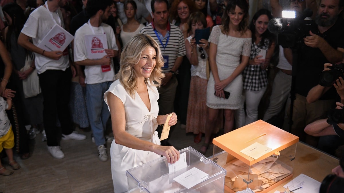 Yolanda Díaz pide a la gente que vote: «Nos jugamos derechos, la libertad y la democracia»