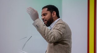 Vox acusa al PP de no sumar por su campaña del «voto útil»: «Sólo ha sido útil a Sánchez»