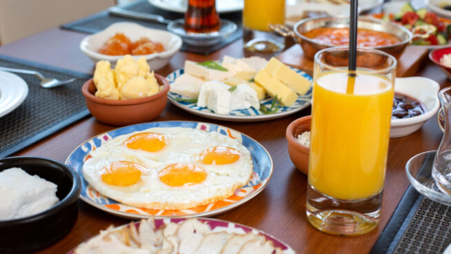 Desayuno de hotel: las cinco pistas para iniciar el día de vacaciones sin engordar