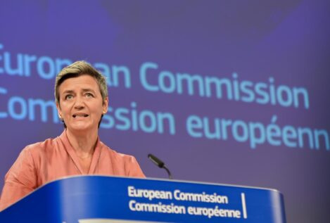La vuelta de la comisaria Vestager complica el plazo para aprobar la fusión Orange-MásMóvil