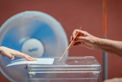 La participación en las elecciones baja cuatro puntos a las 18 horas y se queda en el 53%