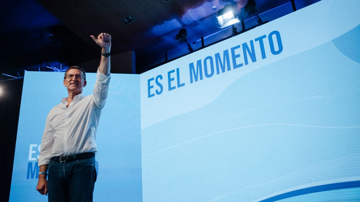 Las encuestas apuntan a una subida del PSOE, pero el PP mantiene la absoluta junto con Vox