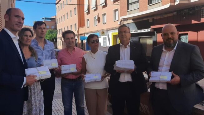 El PP denuncia la aparición de 354 sobres electorales en un contenedor en Badajoz