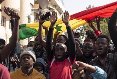 Senegal anuncia la disolución del principal partido opositor tras arrestar a su líder