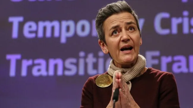 La UE exige acabar con el chanchullo millonario de las publicaciones científicas